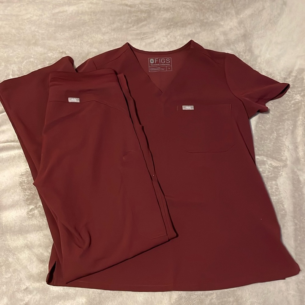 Small maroon FIGS scrubs set